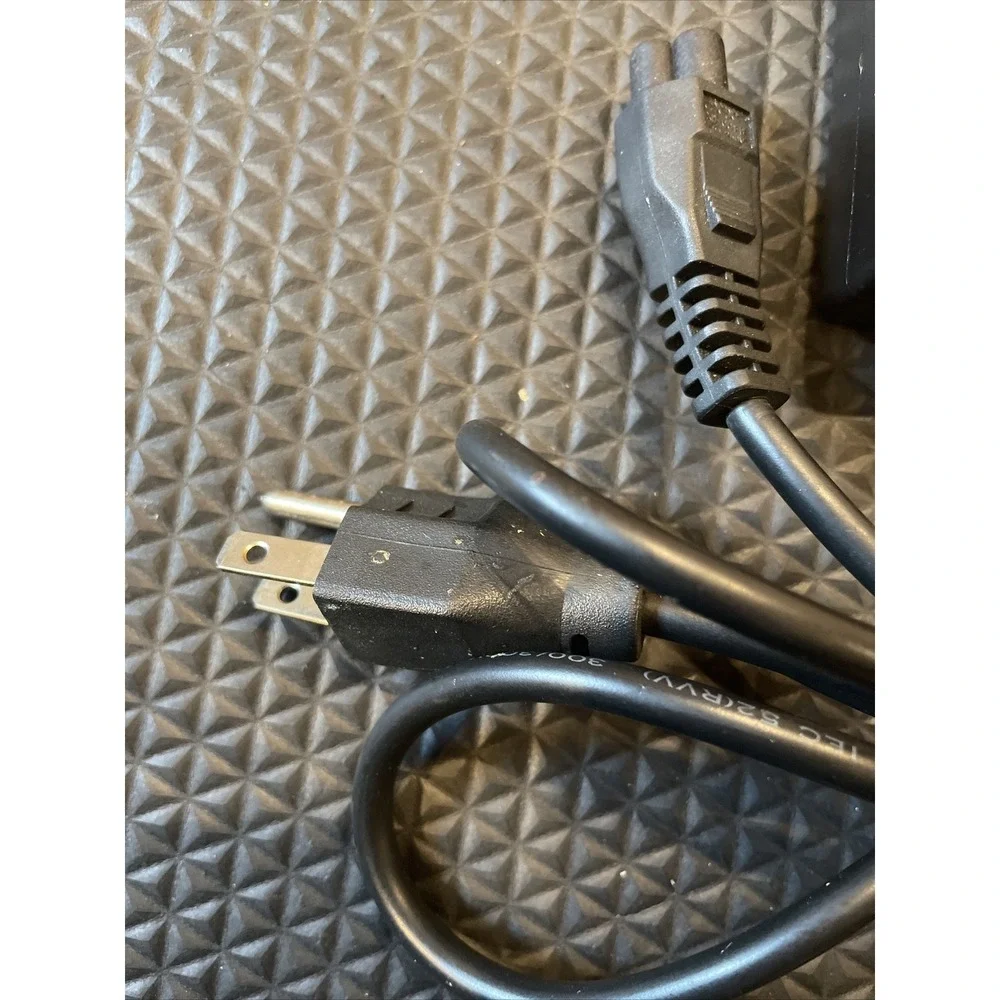 HP PPP014L-SA PA-1900-18H2 384021-001/391173-001 19V 4.74A 90W AC Power Adapter